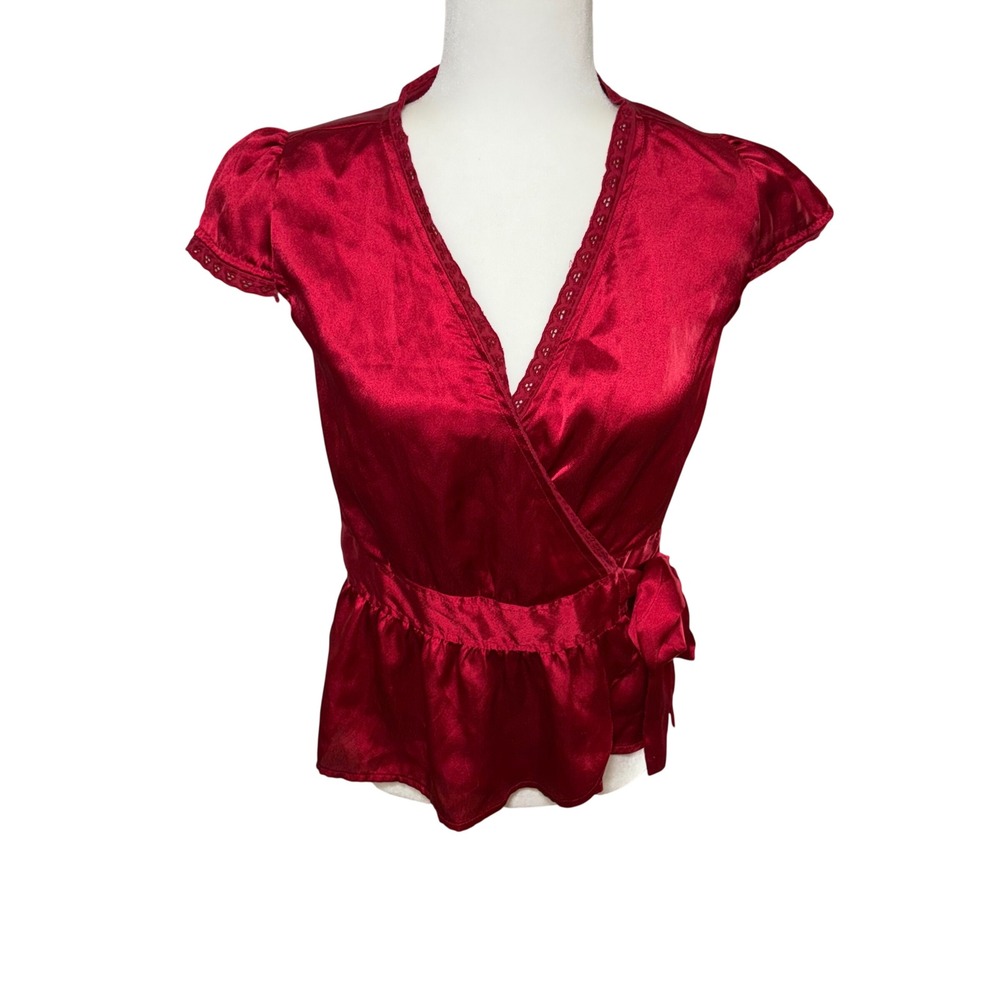 Wet Seal Y2K Red Satin Wrap Top Eyelet Lace Trim V-Neck Short Sleeve  XS Blouse